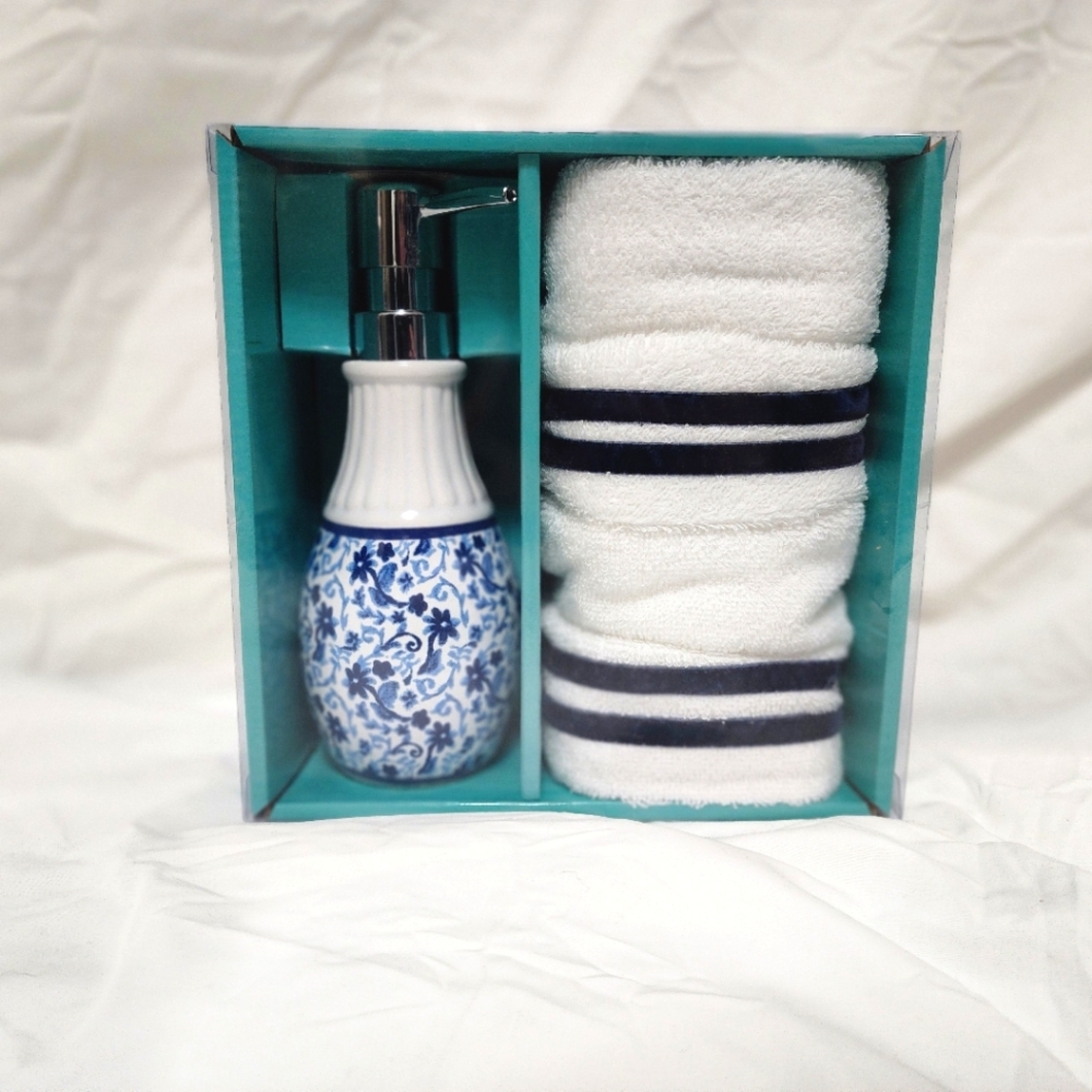 NEW 3 Piece Soap and Towel Set